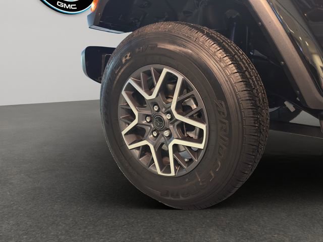 2025 Jeep Wrangler 4-Door Sahara - Photo 21
