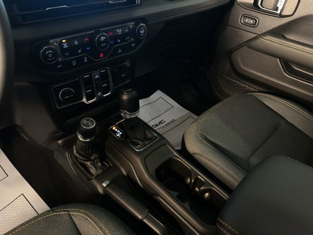 2025 Jeep Wrangler 4-Door Sahara - Photo 17