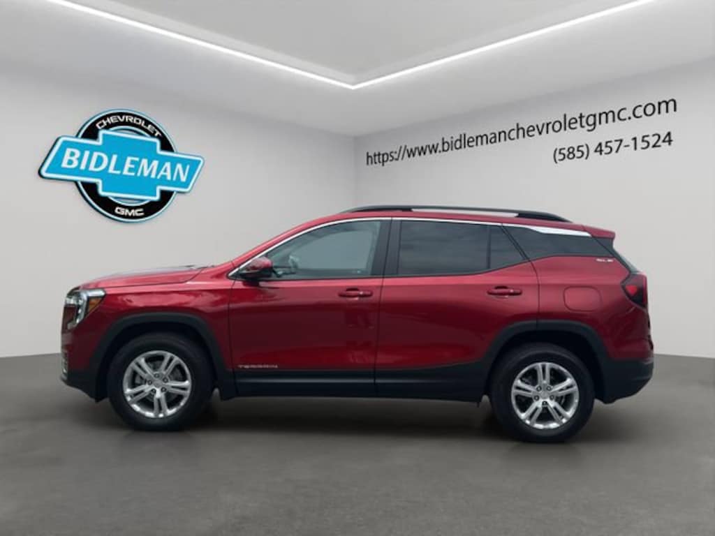 Used 2024 GMC Terrain SLE SUV