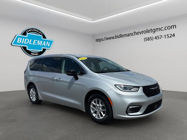 2024 Chrysler Pacifica Touring L's photo