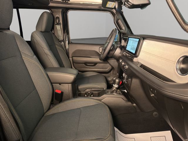 2025 Jeep Wrangler 4-Door Sahara - Photo 19