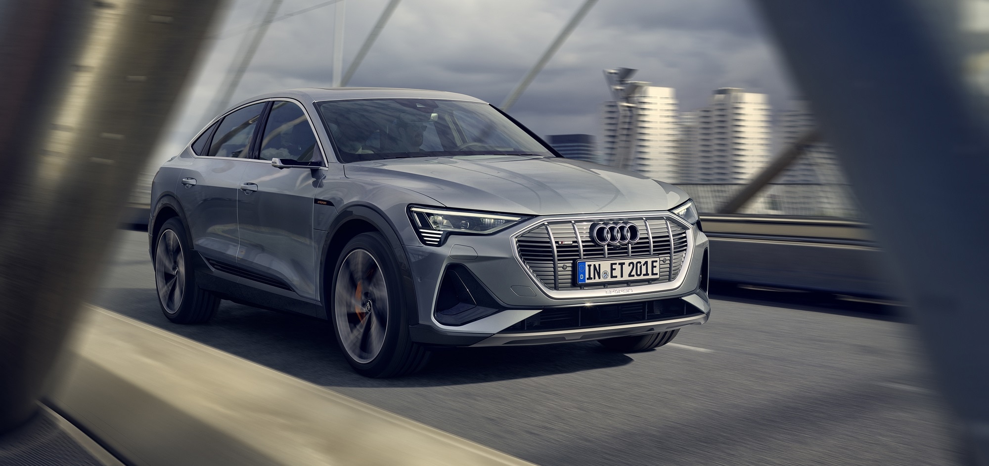 2021-Audi-etron-Prestige-EuropeanModel-WheelAddOn-SUV-L02.jpg