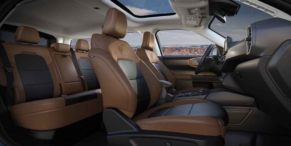 2021-Ford-Bronco-Great-Neck-NY-Interior.jpg