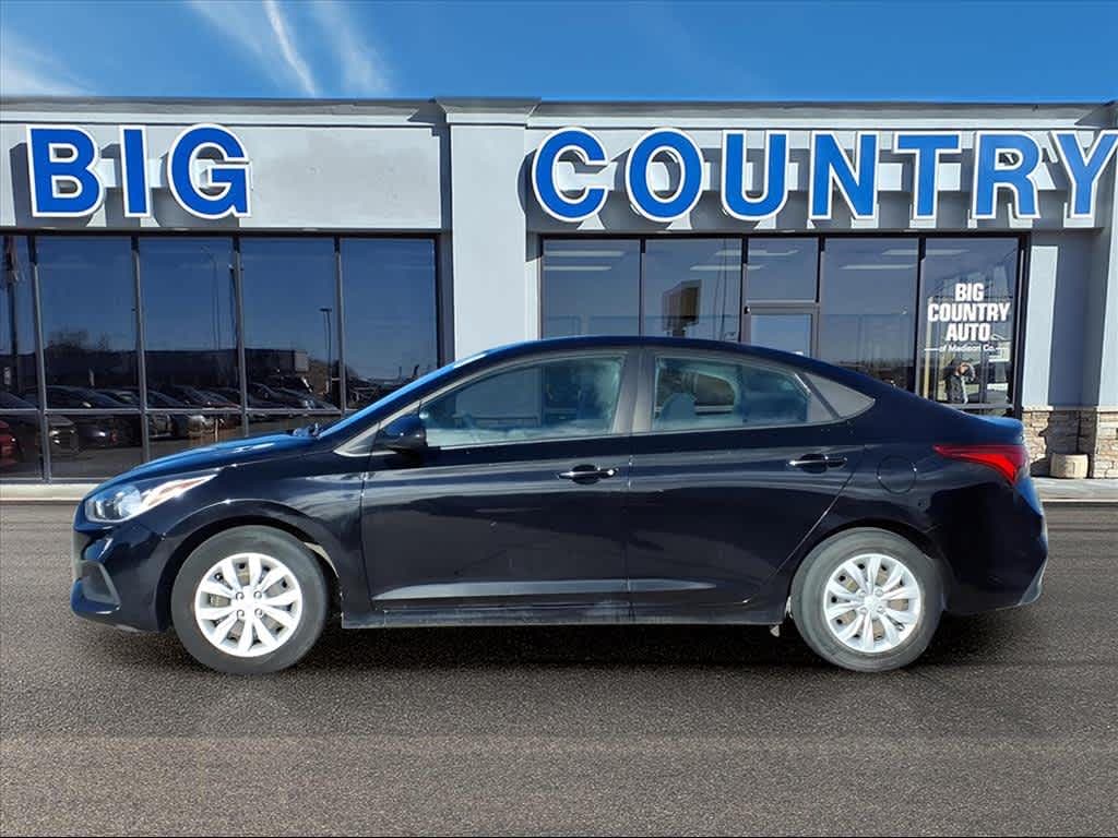 Used 2021 Hyundai Accent SE Sedan