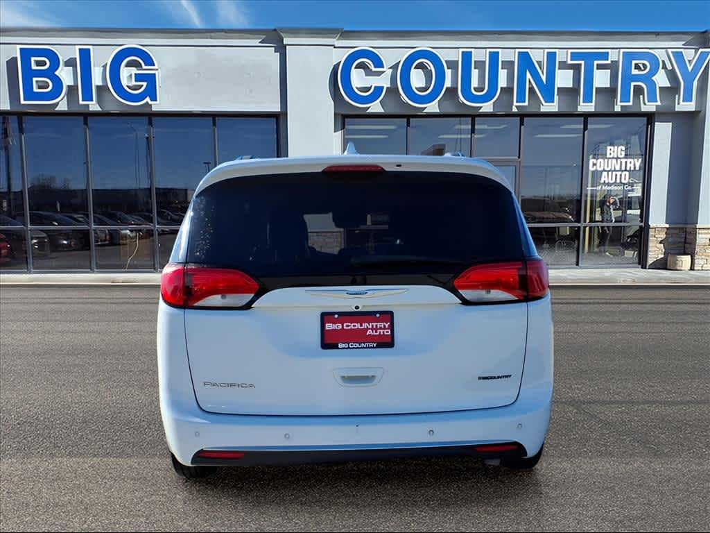 Used 2018 Chrysler Pacifica Touring L Van