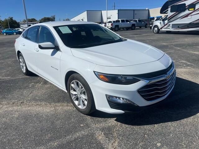 2024 Chevrolet Malibu 1LT photo 2