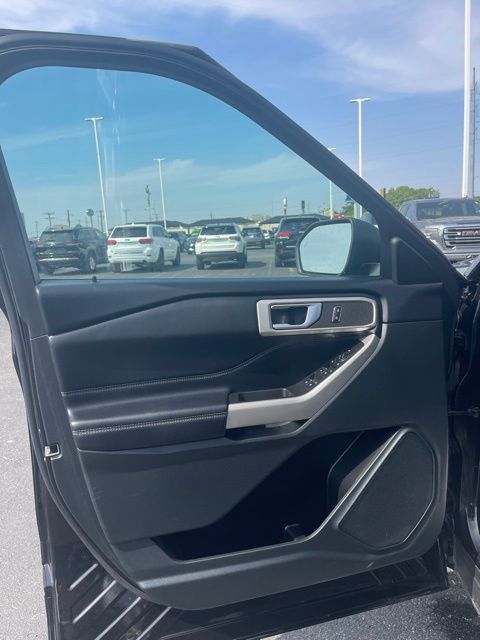2023 Ford Explorer XLT - Photo 8