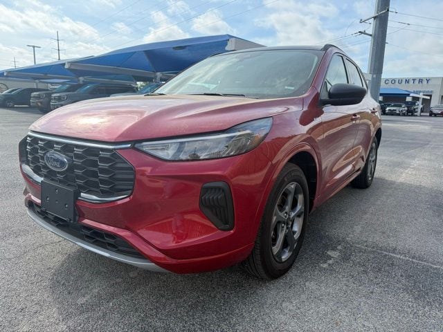 2023 Ford Escape ST-Line AWD's photo