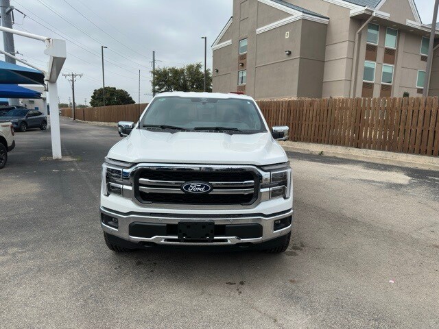 2025 Ford F-150 Lariat photo 2