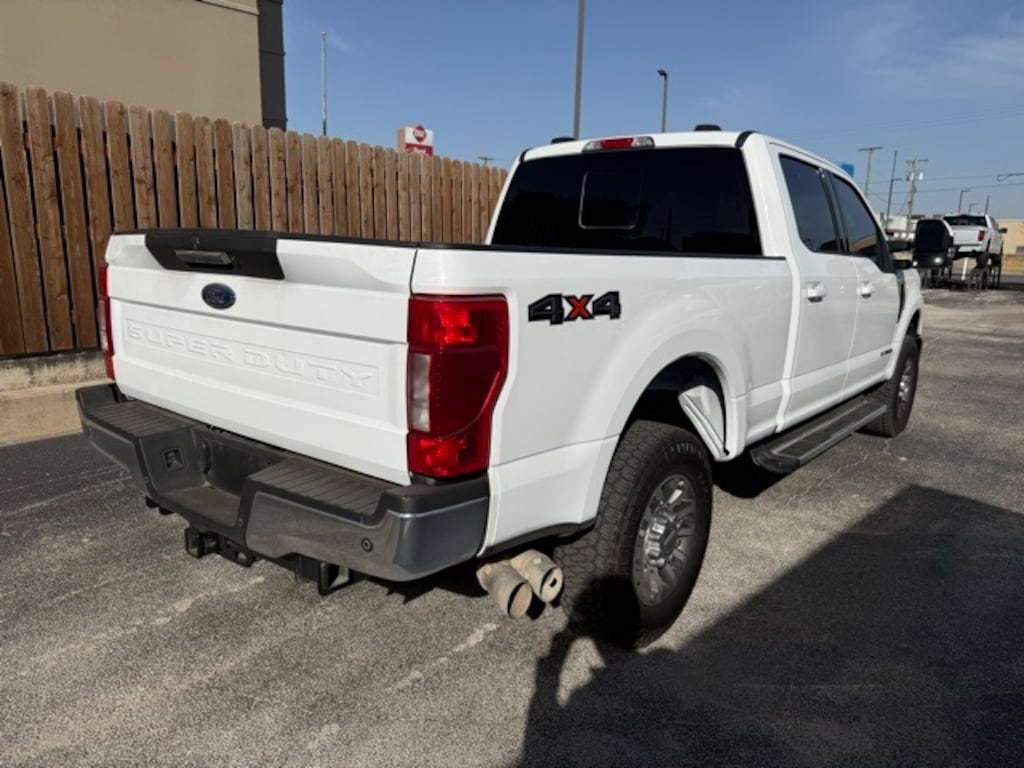 Used 2022 Ford F-250 LARIAT Truck Crew Cab