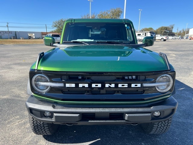 2025 Ford Bronco 4-Door Outer Banks's photo