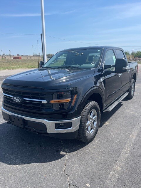 2025 Ford F-150 XLT photo 2