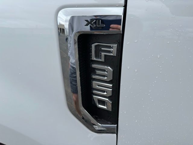 2022 Ford F-350 Super Duty XL - Photo 12