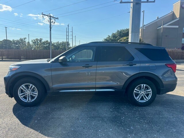 2023 Ford Explorer XLT photo 3