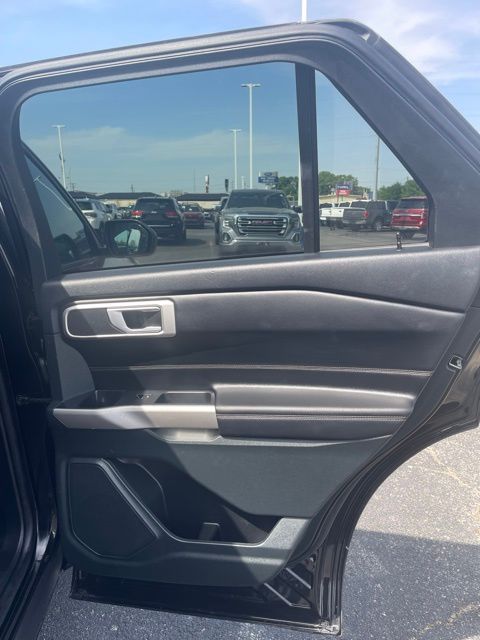 2023 Ford Explorer XLT - Photo 9