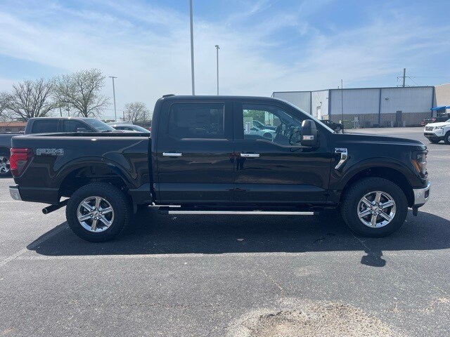 2025 Ford F-150 XLT photo 4
