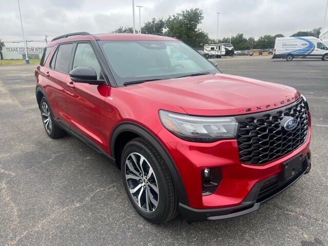 2025 Ford Explorer ST-Line photo 2