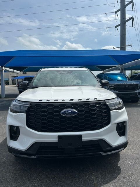 2026 Ford Explorer ST-LINE RWD's photo