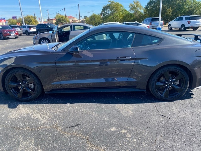 2022 Ford Mustang EcoBoost Premium's photo