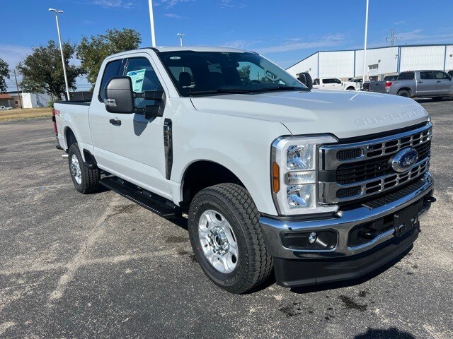 2026 Ford F-250 XLT photo 2