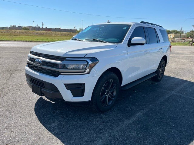 2024 Ford Expedition XLT photo 2