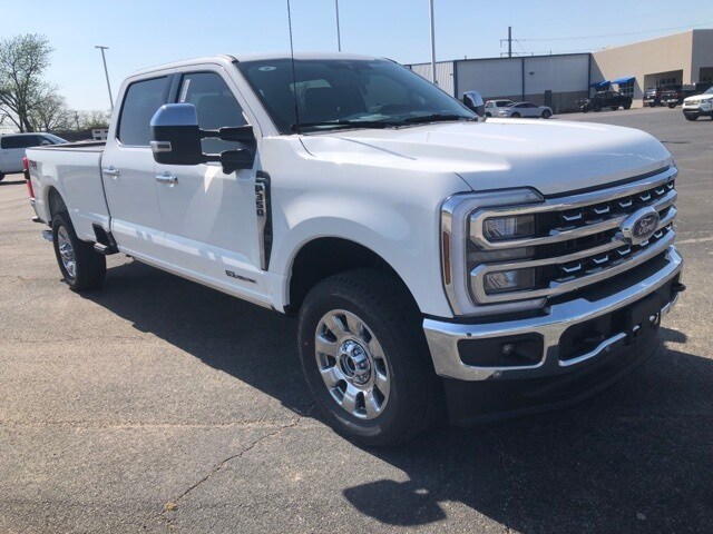 2025 Ford F-350 Lariat photo 3