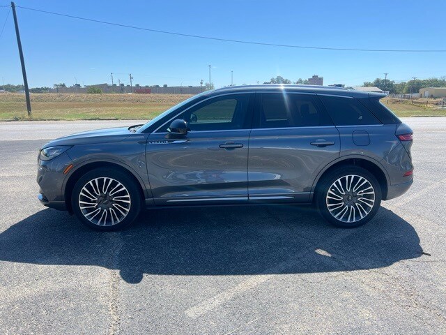 2021 Lincoln Corsair Standard photo 3