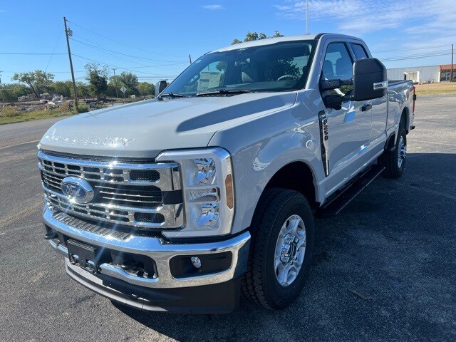 2026 Ford F-250 XLT photo 3