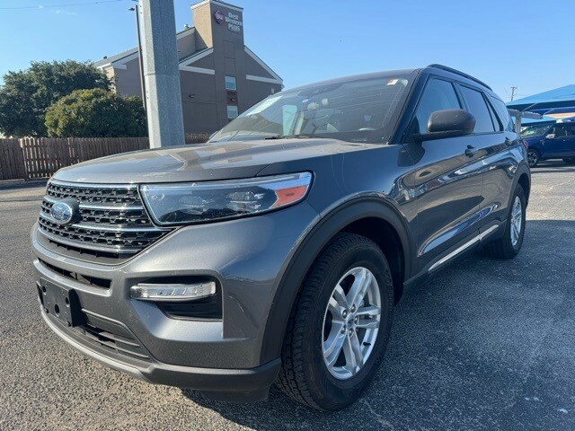 2023 Ford Explorer XLT photo 2