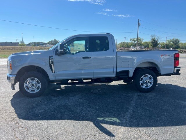 2026 Ford F-250 XLT photo 4