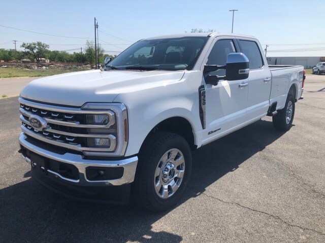 2025 Ford F-350 Lariat photo 2