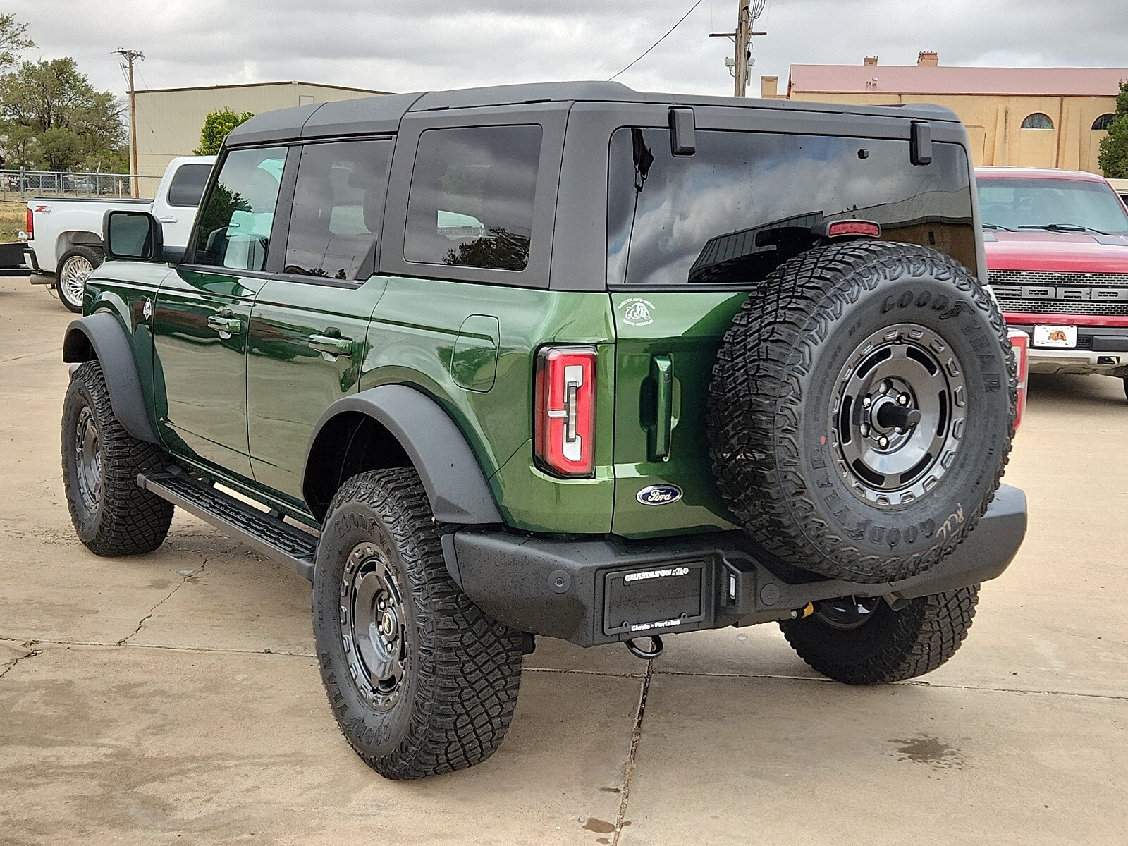 2024 Ford Bronco Outer Banks photo 3