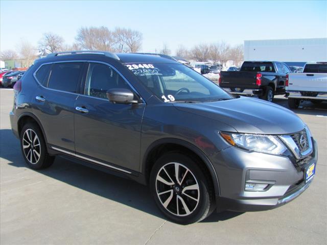 2019 Nissan Rogue SL photo 3