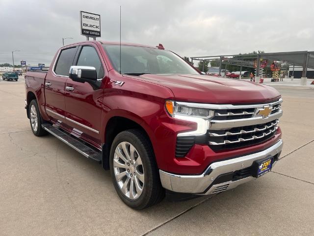 2023 Chevrolet Silverado 1500 LTZ photo 3