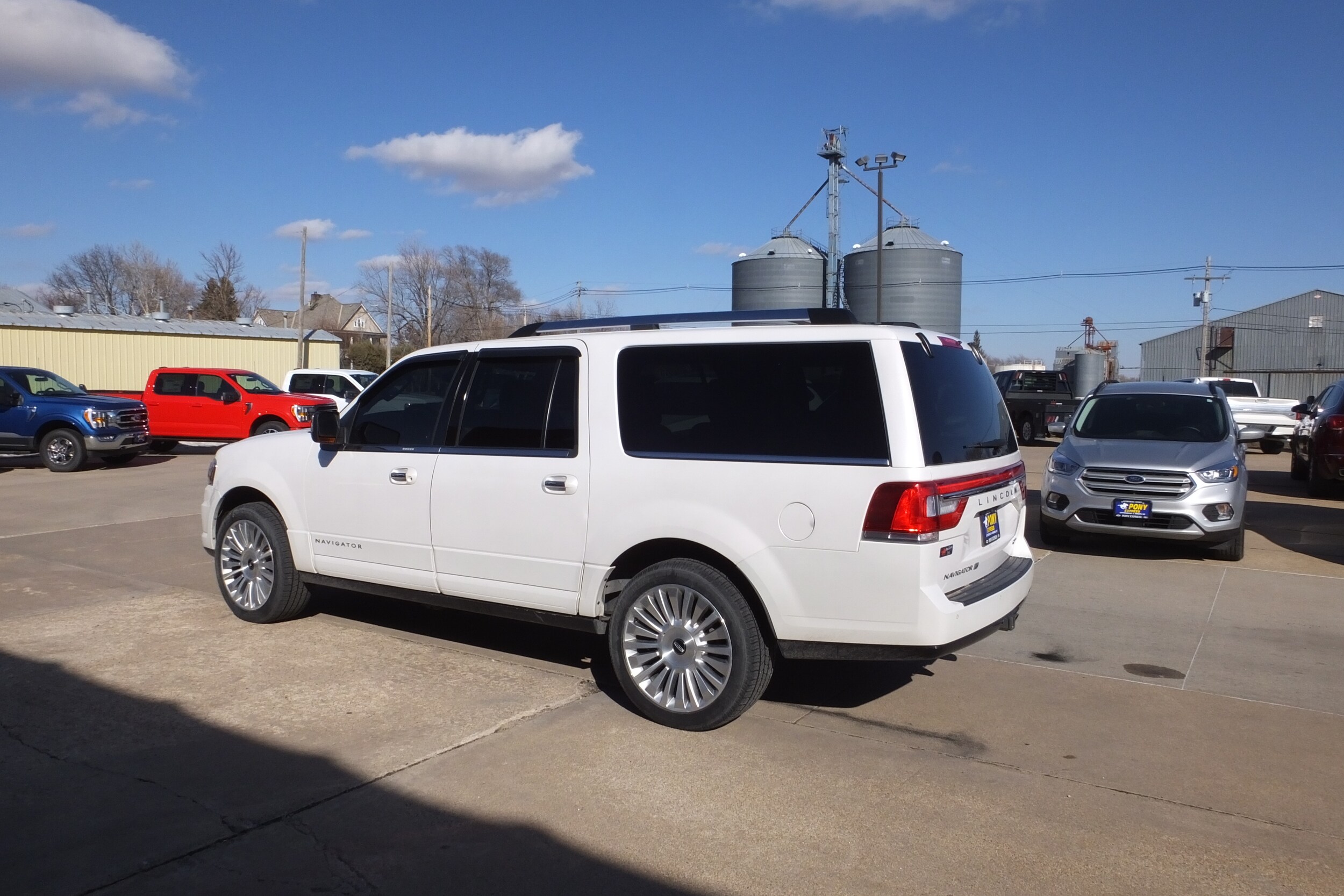 2016 Lincoln Navigator L Reserve photo 3