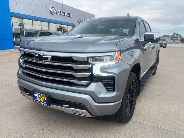2023 Chevrolet Silverado 1500 High Country photo 2