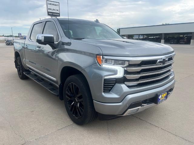 2023 Chevrolet Silverado 1500 High Country photo 3