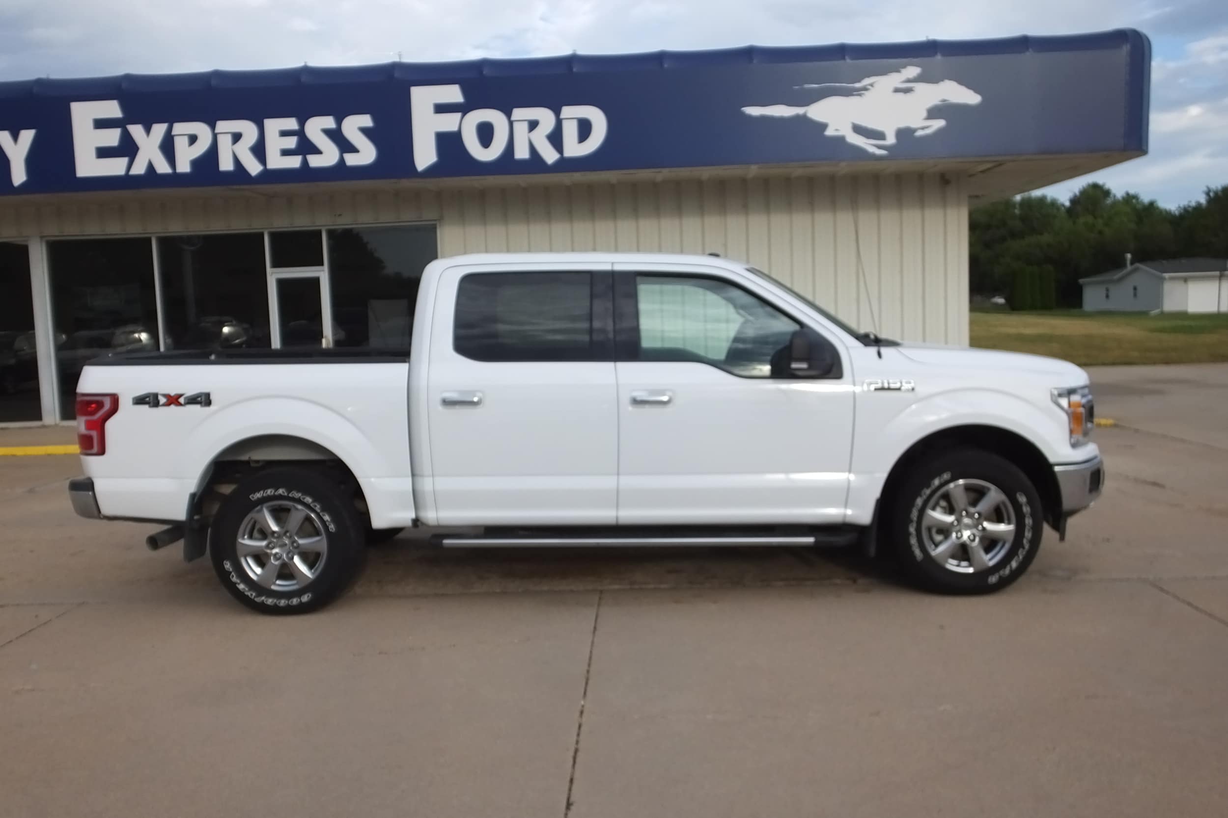 Used 2018 Ford F-150 XLT with VIN 1FTEW1EG3JFB44544 for sale in Minden, NE