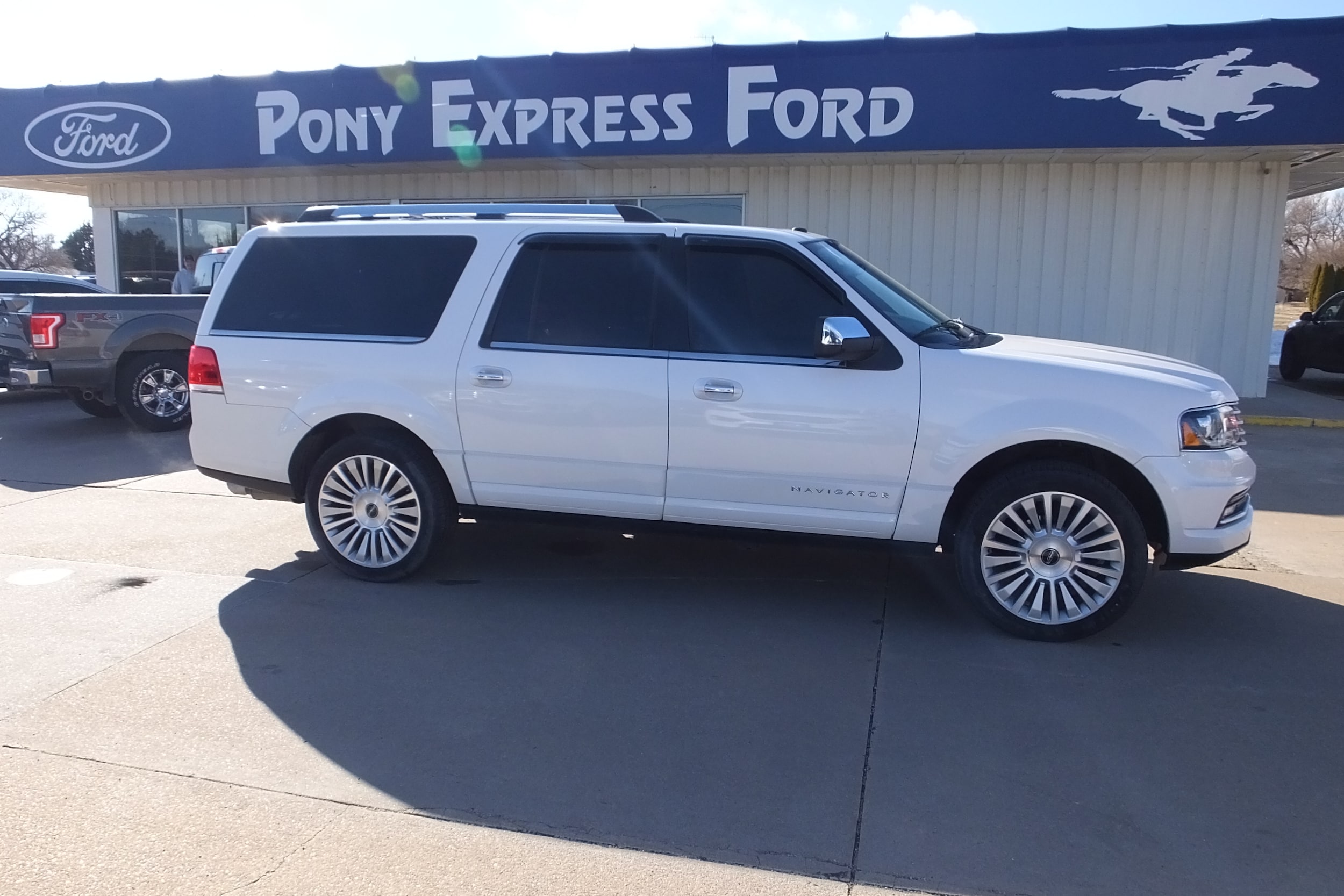 Used 2016 Lincoln Navigator Reserve with VIN 5LMJJ3LT1GEL05389 for sale in Minden, NE