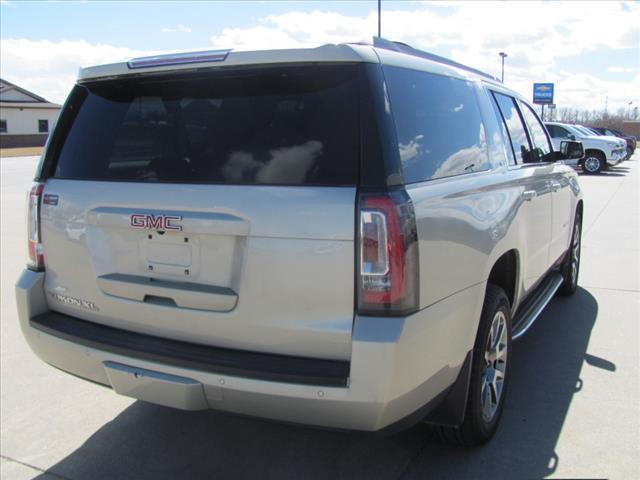 2016 Gmc Yukon XL SLT photo 4