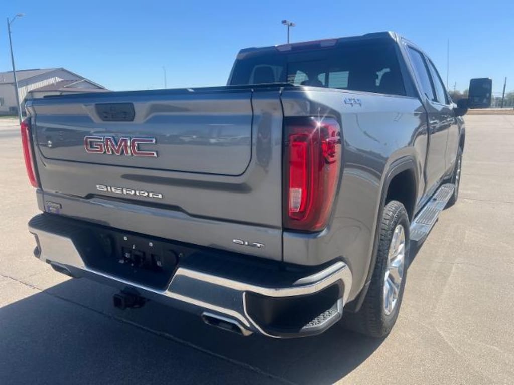 Used 2021 GMC Sierra 1500 SLT Crew Cab Short Bed Truck