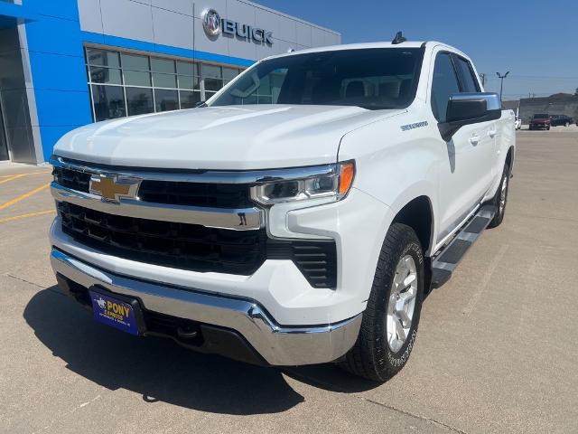 2023 Chevrolet Silverado 1500 LT photo 2