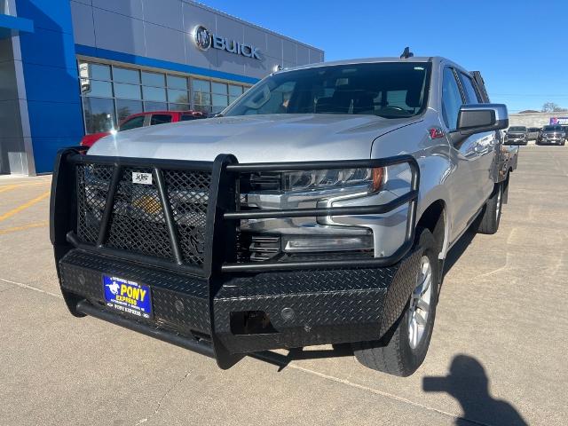 2022 Chevrolet Silverado 1500 LT photo 2