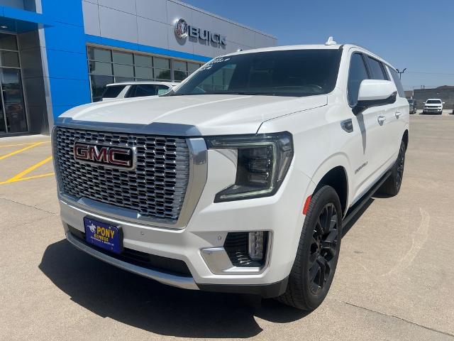 2022 Gmc Yukon XL Denali photo 2
