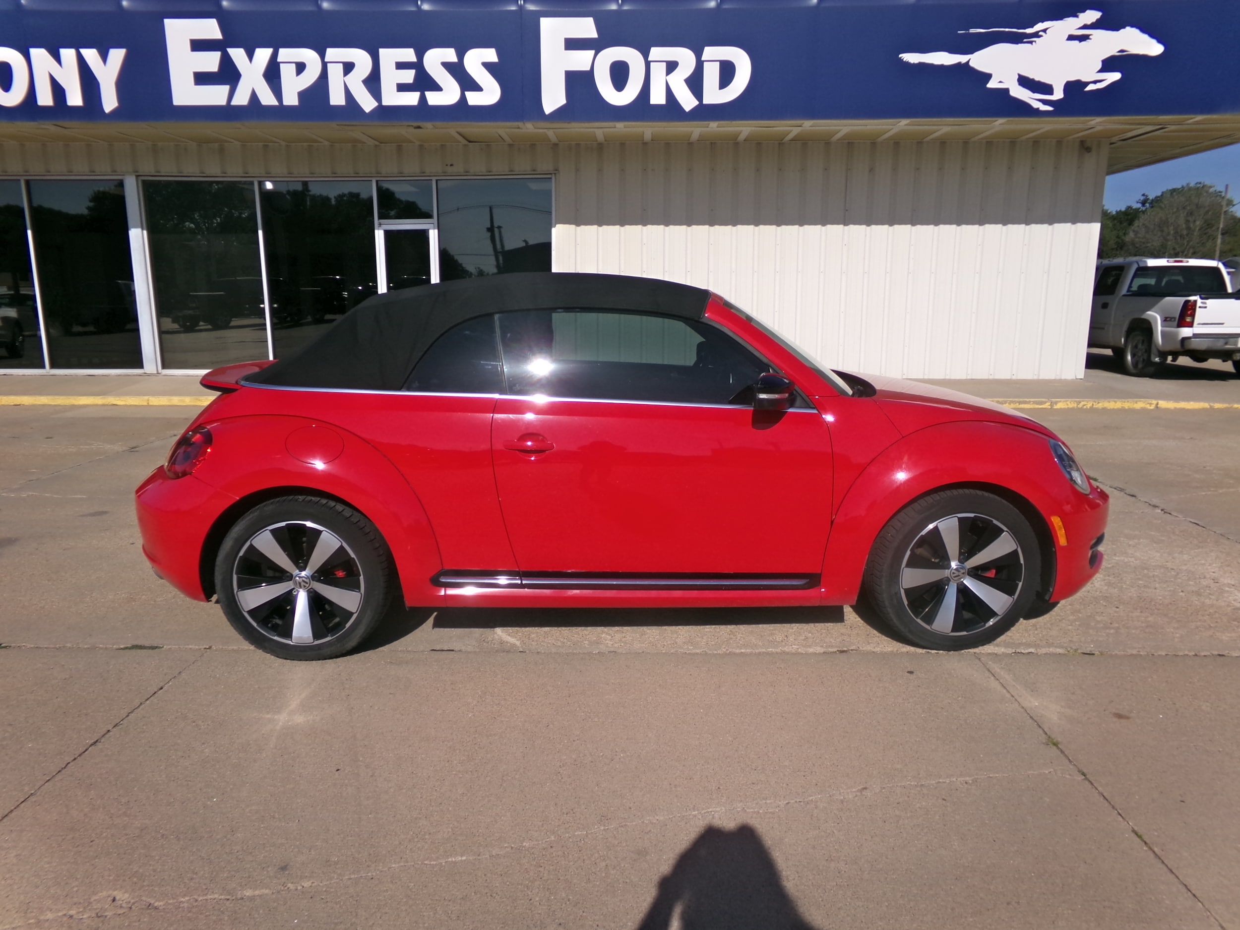 Used 2013 Volkswagen Beetle 2.0 with VIN 3VW767AT7DM811521 for sale in Minden, NE