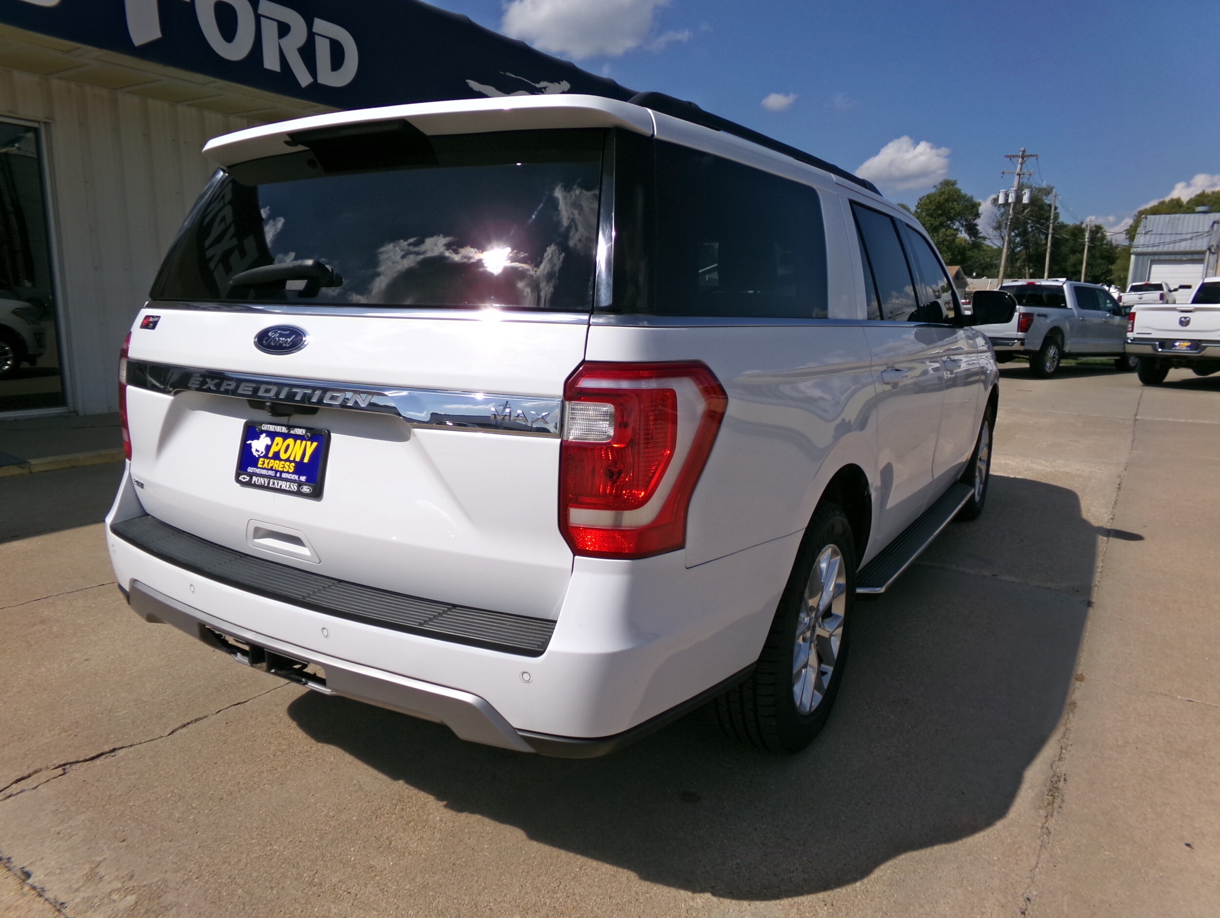 2020 Ford Expedition MAX XLT photo 2