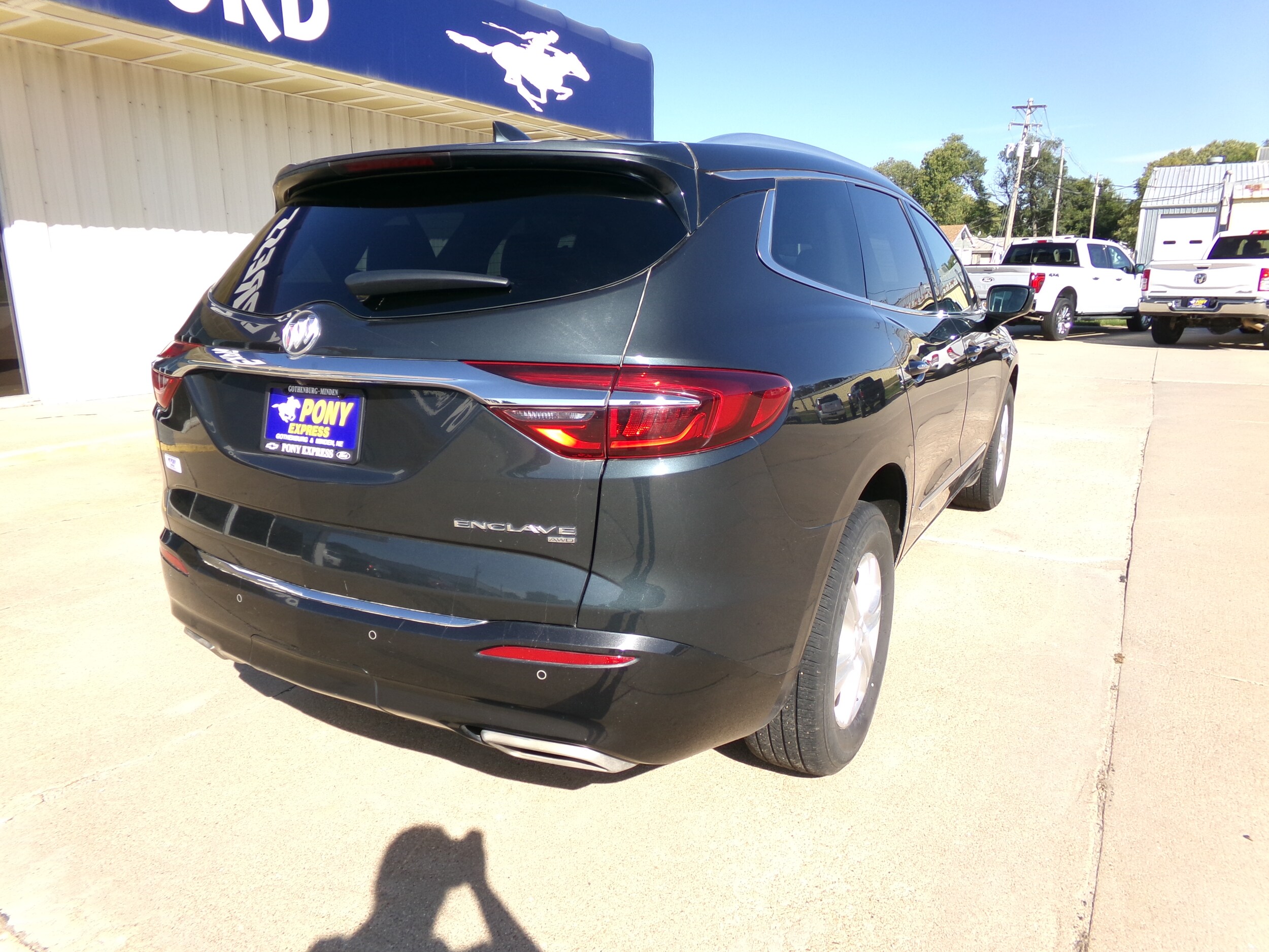 2019 Buick Enclave Essence photo 2