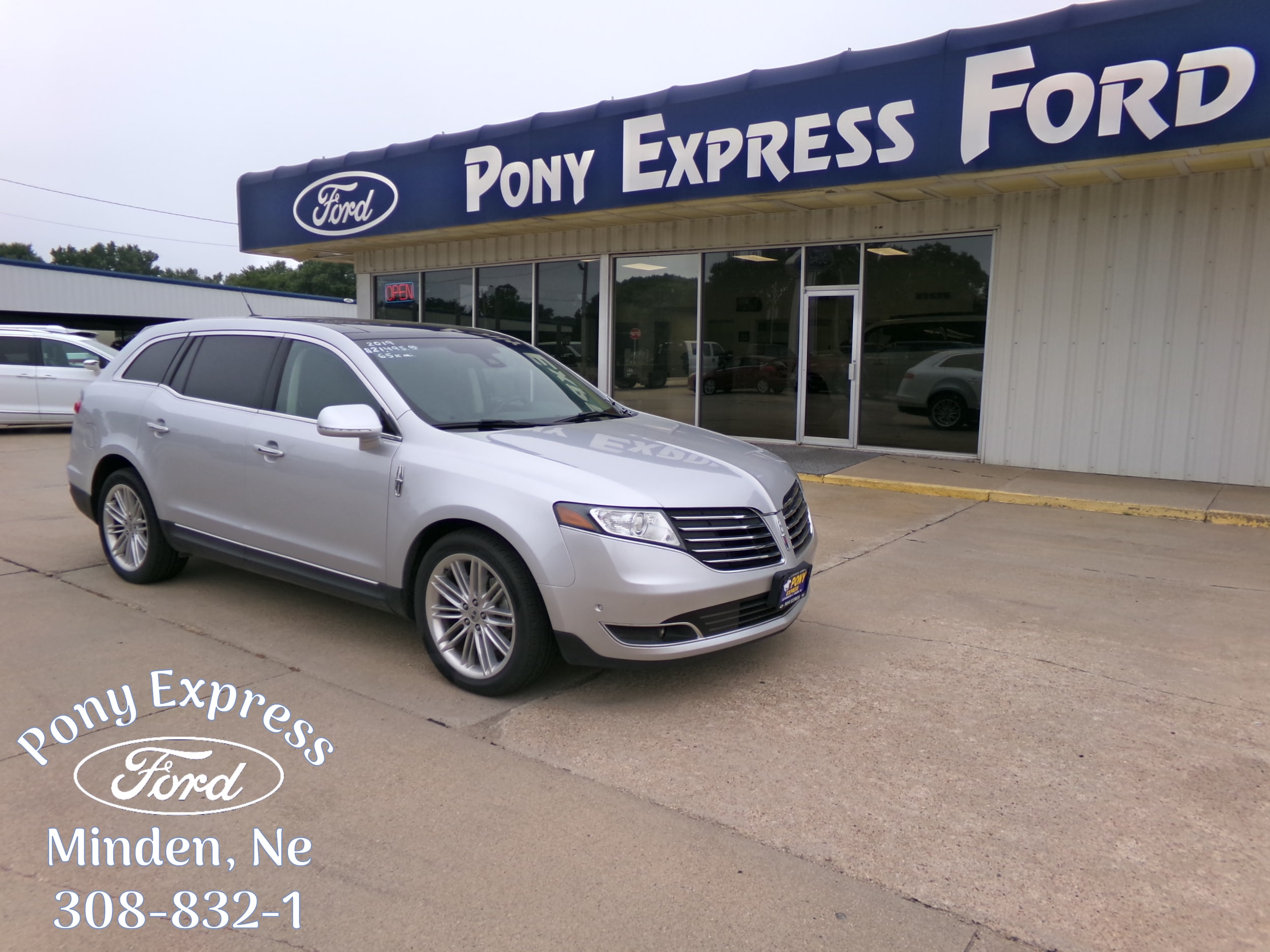 2019 Lincoln MKT Reserve's photo