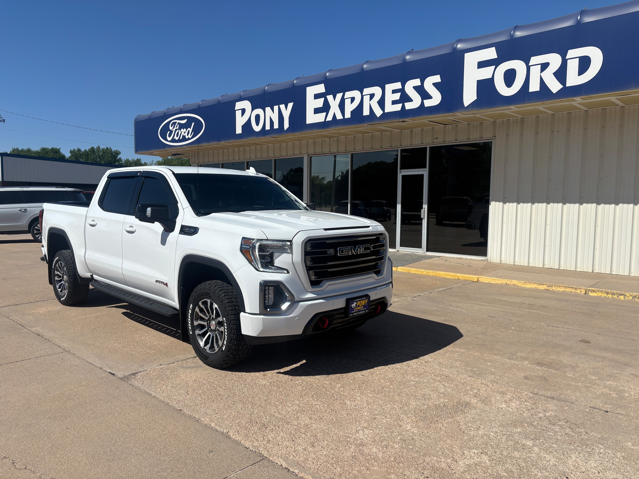2021 GMC Sierra 4WD Crew Cab Short Box AT4's photo