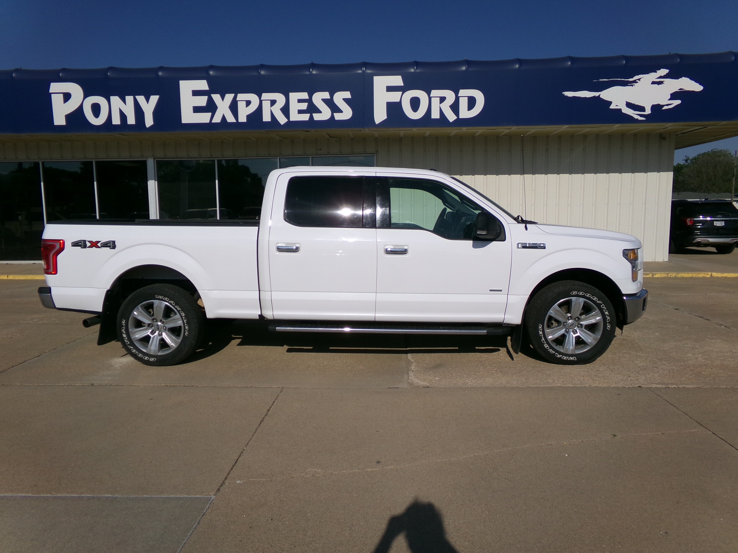 2015 Ford F-150 XLT photo 2